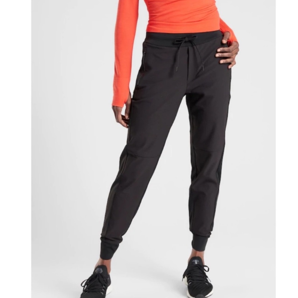 Athleta Headlands Hybrid Tech Jogger pants in black, size 12 - Picture 2 of 9